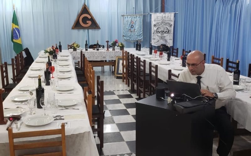 Chegando na ELIM 822, ajustando a apresentação que teríamos no Jantar Ritualístico... Excelentes como sempre!!!
