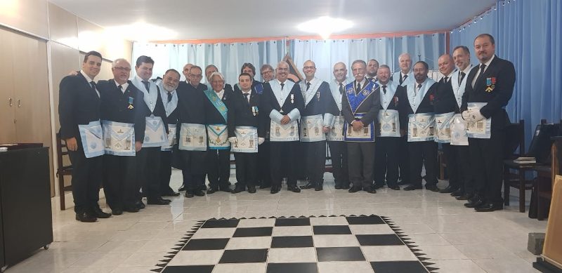 Sessão da ELIM quando ainda era no 2o andar de uma Creche... Monta e desmonta o templo!!! kkkk