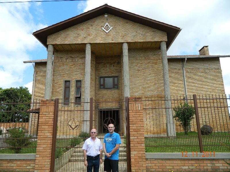 Visitando a Loja do Padrinho da minha Esposa Amada, Taides, Grande Taides... Que hoje já esta no Grande Oriente Eterno. | Vacaria/RS 2010